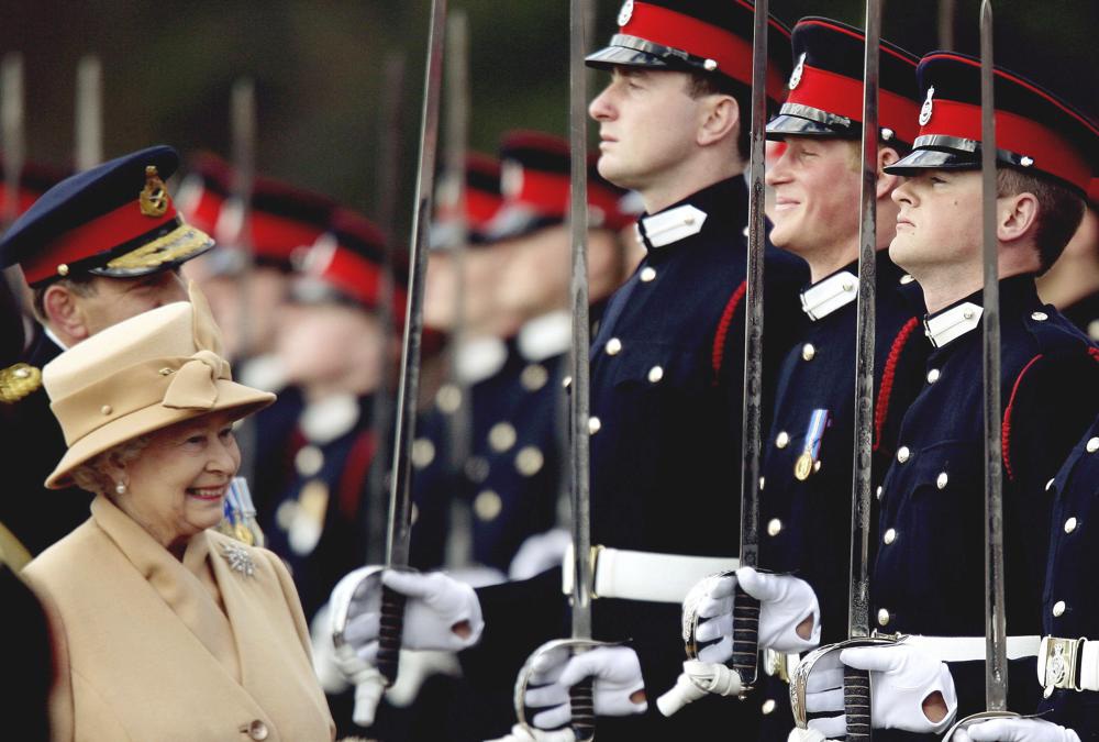 Nữ hoàng Anh Elizabeth II qua đời ở tuổi 96, lãnh đạo thế giới gửi lời chia buồn - Ảnh 17.