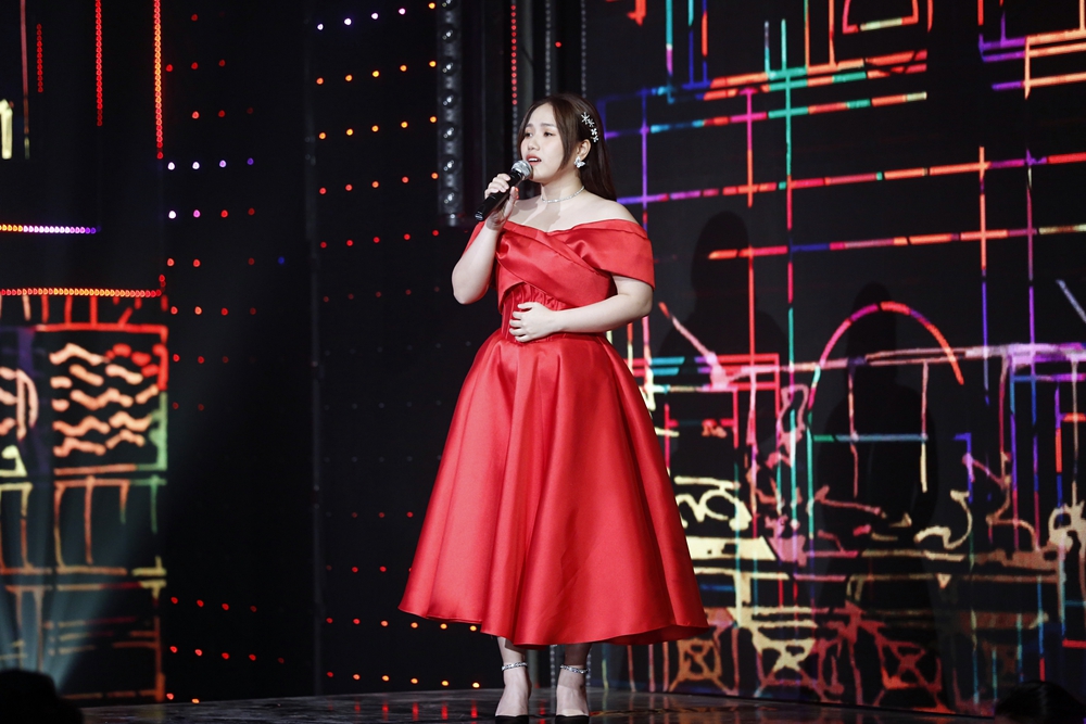 Ly Ly, Bùi Dương Thái Hà cực xinh đẹp trên sân khấu VTV Awards - Ảnh 20.