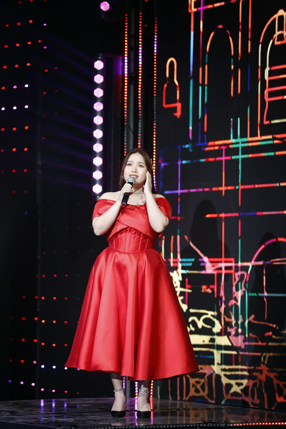 Ly Ly, Bùi Dương Thái Hà cực xinh đẹp trên sân khấu VTV Awards - Ảnh 22.