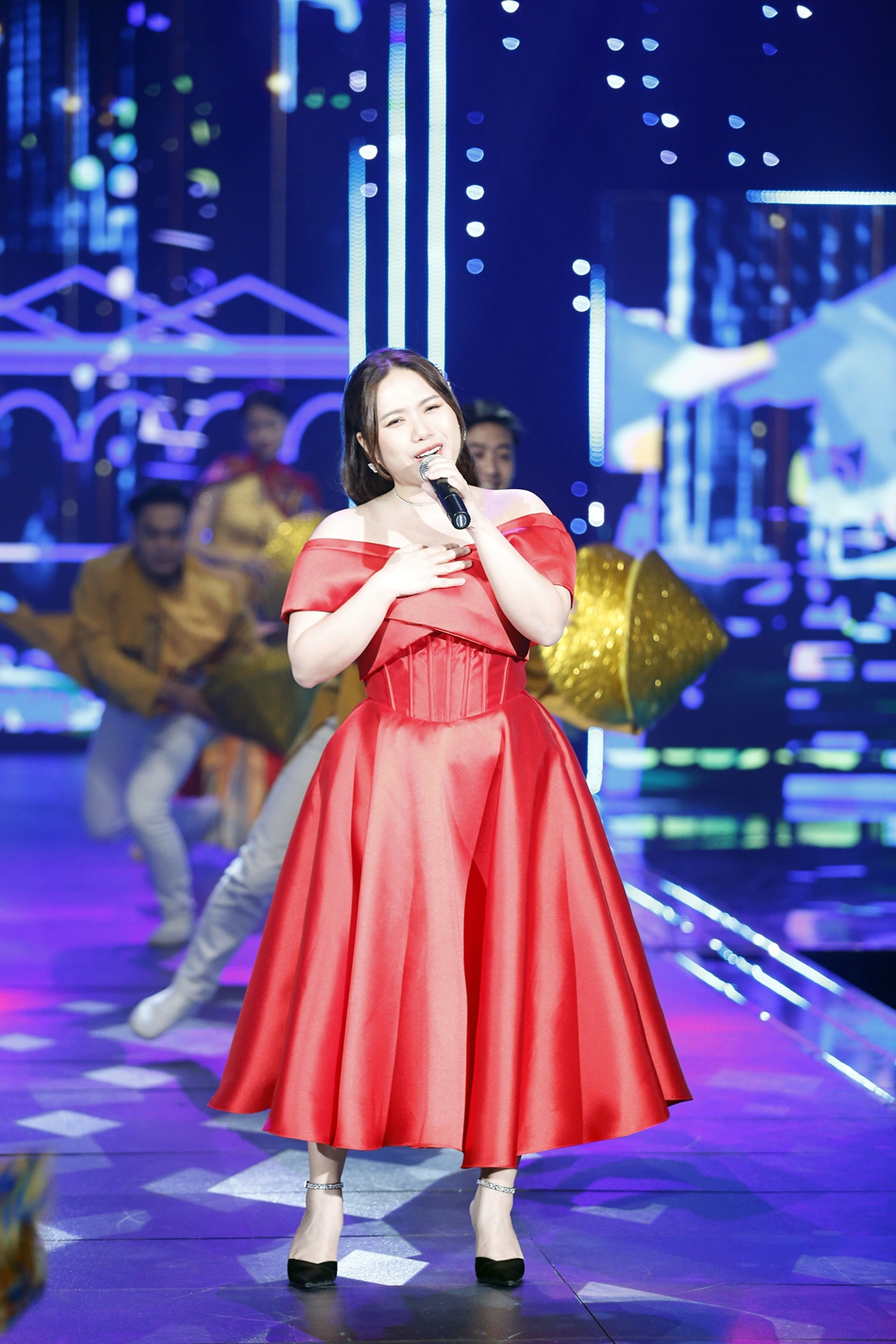 Ly Ly, Bùi Dương Thái Hà cực xinh đẹp trên sân khấu VTV Awards - Ảnh 25.