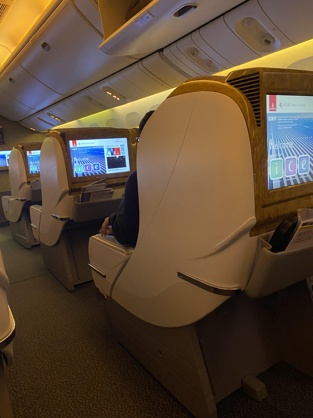 Trải nghiệm hành trình Hà Nội - Dubai trên chuyến bay của Emirates - Ảnh 18.