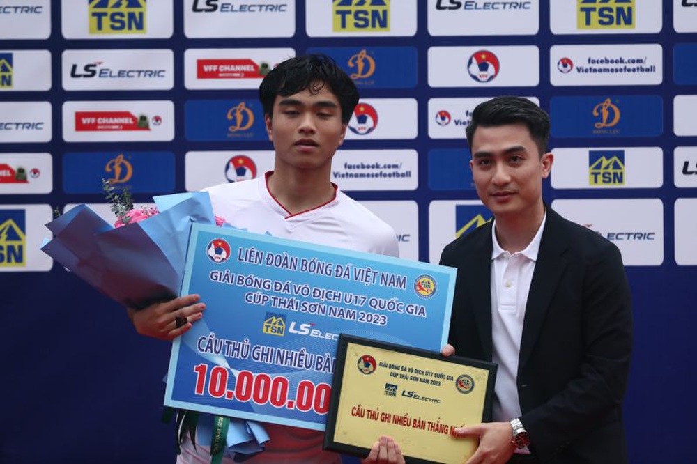 Chùm ảnh lễ trao giải bóng đá Vô địch U17 Quốc gia – Cúp Thái Sơn Nam 2023  - Ảnh 6.