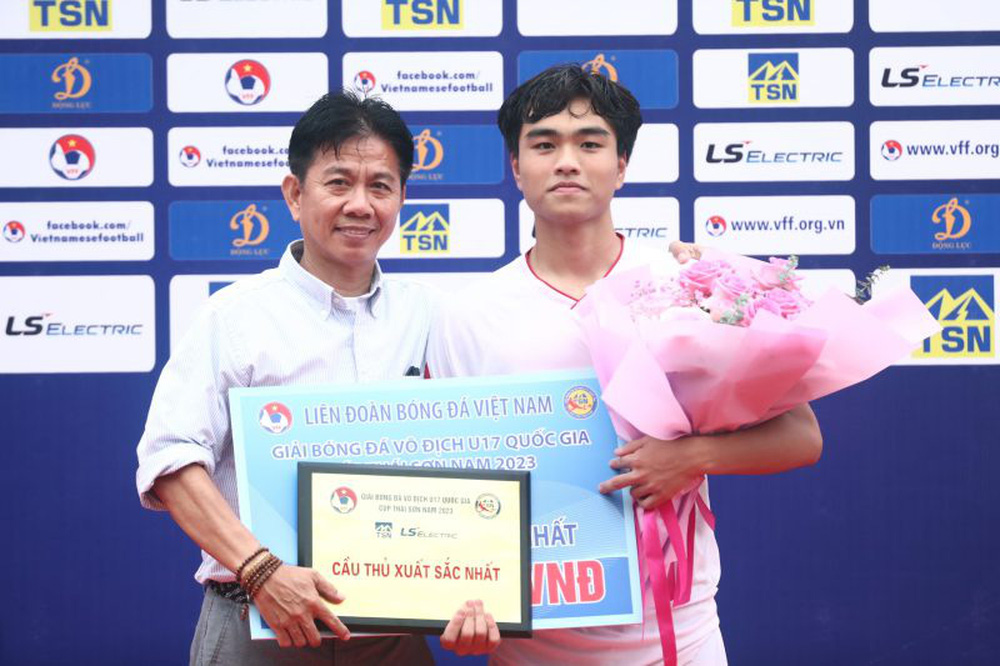 Chùm ảnh lễ trao giải bóng đá Vô địch U17 Quốc gia – Cúp Thái Sơn Nam 2023  - Ảnh 9.