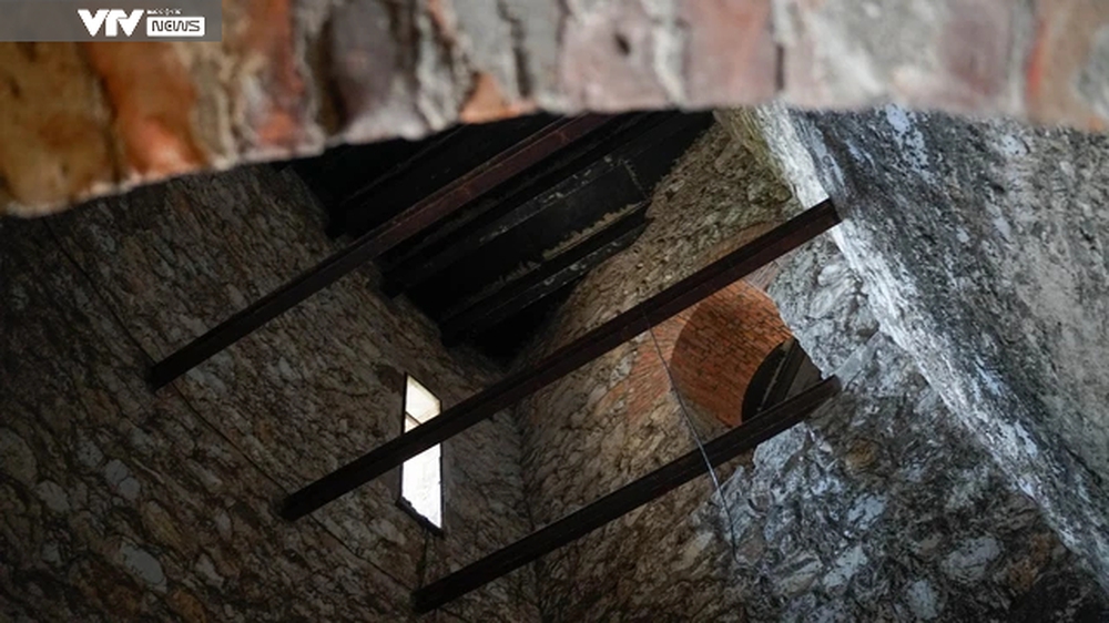 Cận cảnh đường ống dẫn nước 129 tuổi bên trong Tháp nước Hàng Đậu - Ảnh 5.