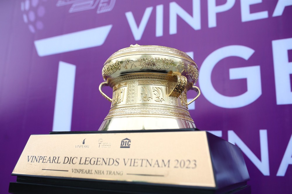 Cận cảnh chiếc Cúp độc đáo của Vinpearl DIC Legends Vietnam 2023   - Ảnh 1.