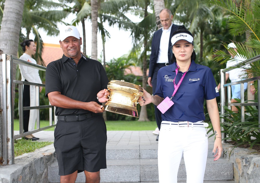 Hoa khôi bóng chuyền Kim Huệ, Miss Golf Thanh Tú rạng rỡ bên chiếc Cúp Vinpearl DIC Legends Vietnam 2023   - Ảnh 3.