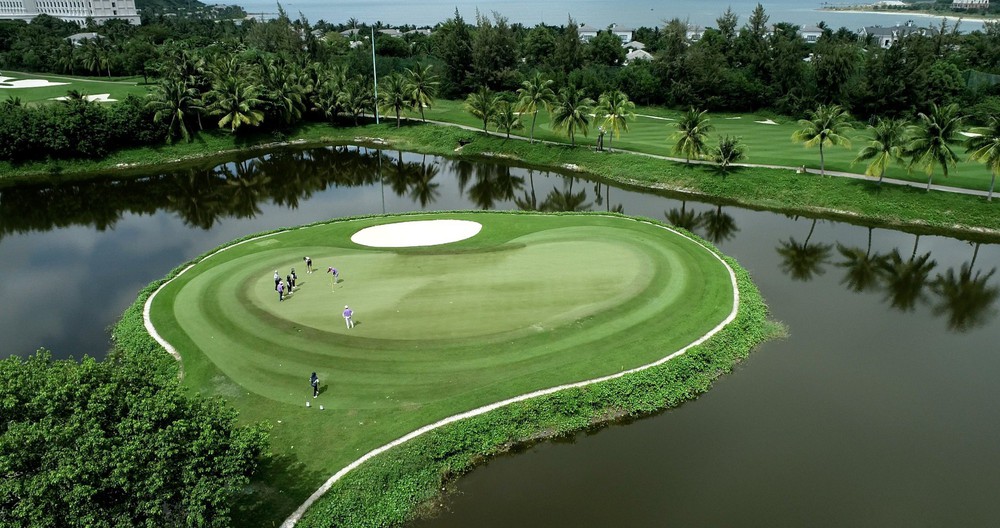 Ngắm kiệt tác sân Vinpearl Golf Nha Trang tại giải đấu của 60 huyền thoại thế giới - Ảnh 4.