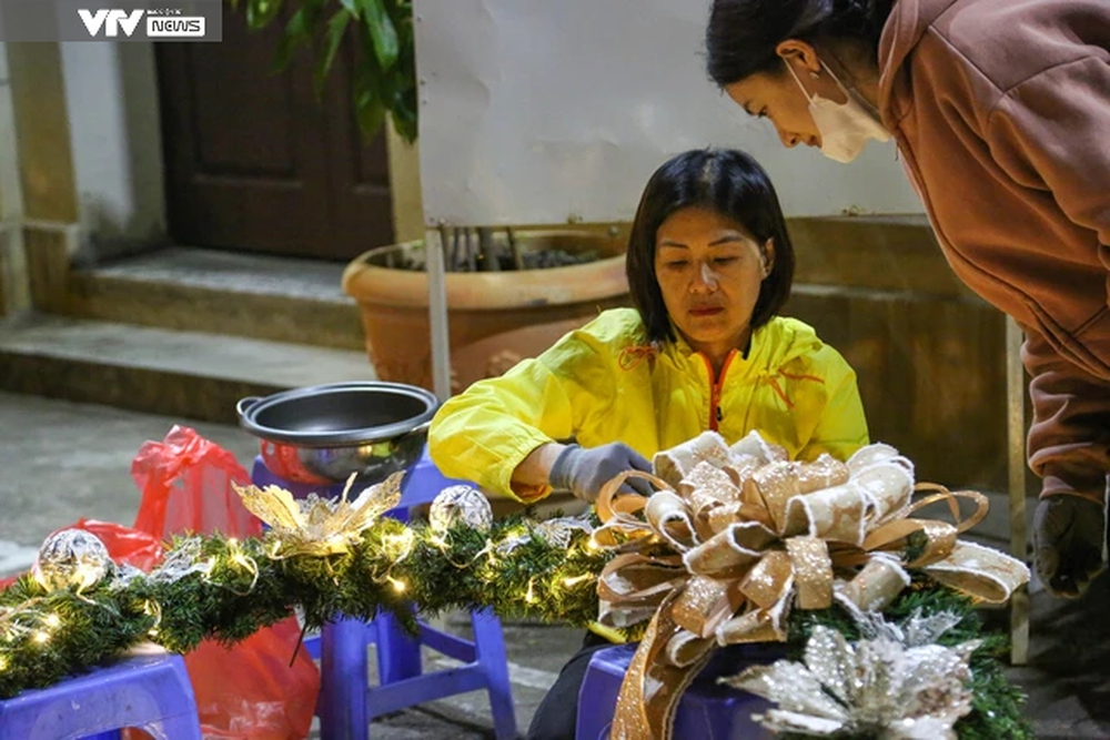 Hà Nội: Các nhà thờ trang hoàng lung linh, lộng lẫy chào đón Giáng sinh 2023 - Ảnh 10.