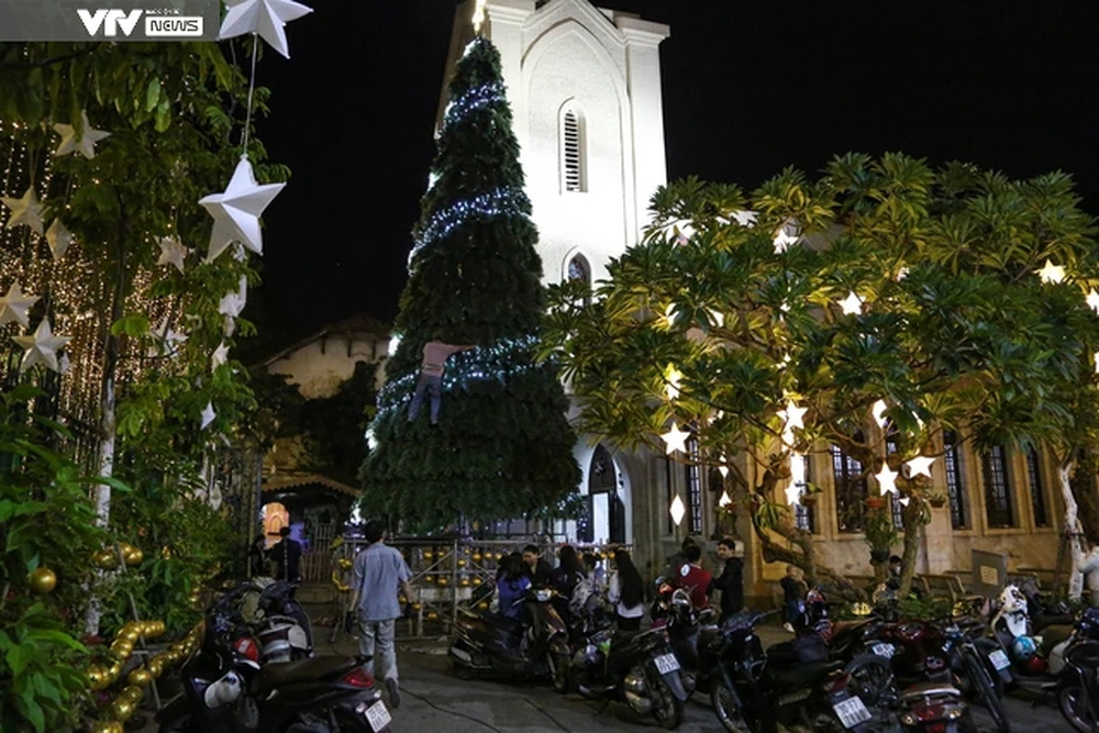 Hà Nội: Các nhà thờ trang hoàng lung linh, lộng lẫy chào đón Giáng sinh 2023 - Ảnh 8.