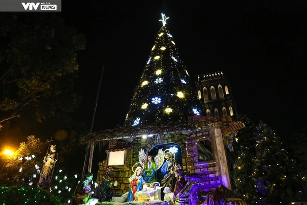 Hà Nội: Các nhà thờ trang hoàng lung linh, lộng lẫy chào đón Giáng sinh 2023 - Ảnh 3.