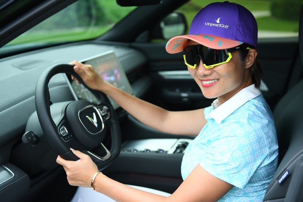 Nguyễn Gia Bảo, nữ tay đua yêu tốc độ, mê golf và thích khẳng định vị thế dẫn đầu - Ảnh 1.