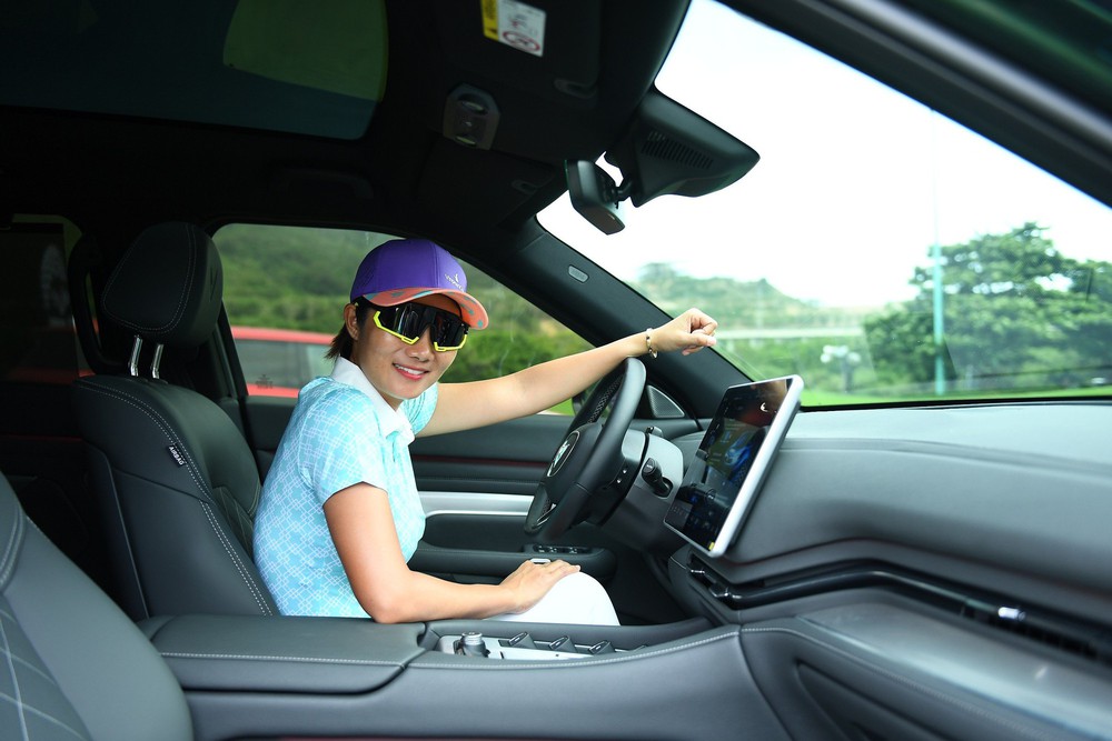 Nguyễn Gia Bảo, nữ tay đua yêu tốc độ, mê golf và thích khẳng định vị thế dẫn đầu - Ảnh 6.