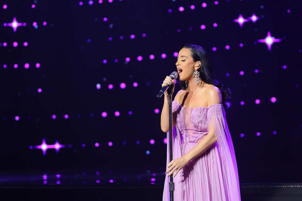 Katy Perry chinh phục khán giả Việt bằng loạt hit ở lễ trao giải VinFuture - Ảnh 2.
