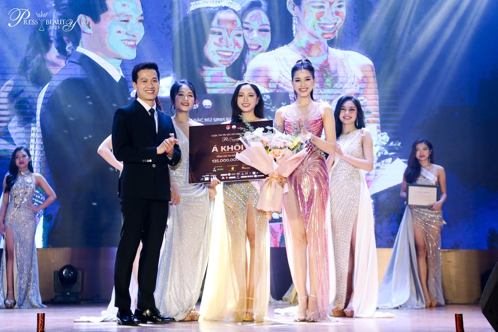 Press Beauty: Nguyễn Thục Uyên Nhi đăng quang Hoa khôi Báo chí 2023 - Ảnh 3.