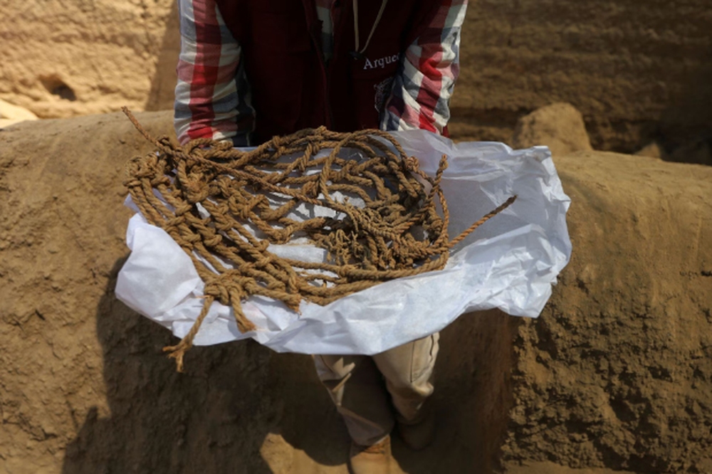 Các nhà khảo cổ ở Peru tìm thấy xác ướp vị thành niên hơn 1000 năm tuổi - Ảnh 2.