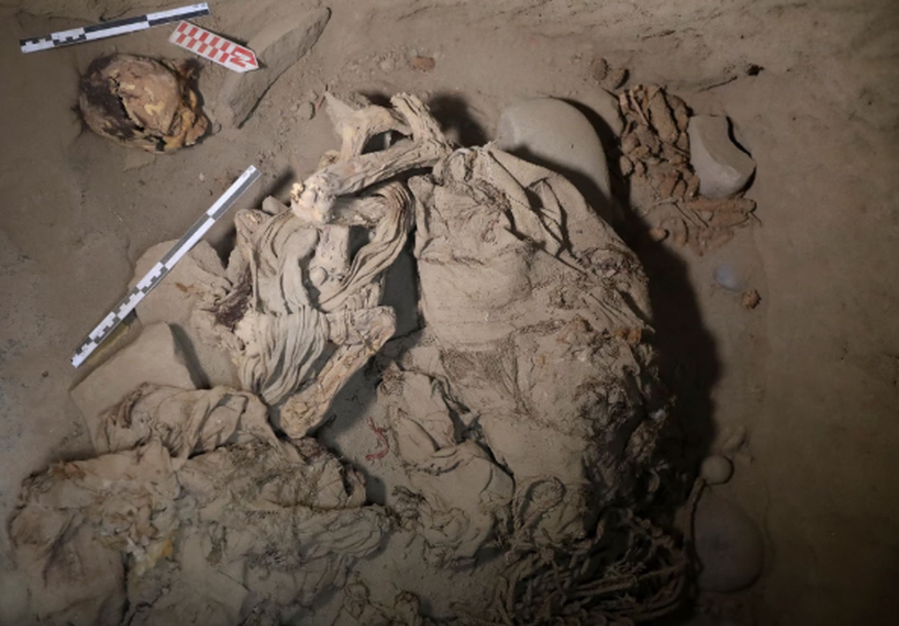 Các nhà khảo cổ ở Peru tìm thấy xác ướp vị thành niên hơn 1000 năm tuổi - Ảnh 3.