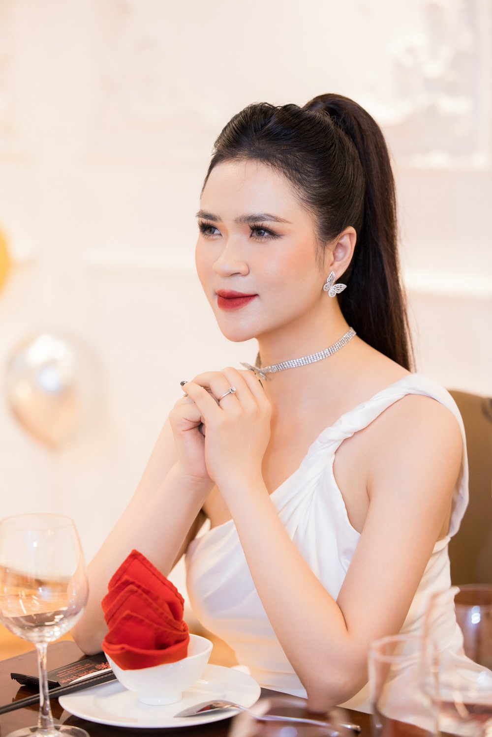 Hoa hậu Trang sức Việt Nam Trần Thị Diễm Hương đẹp rạng ngời trong ngày sinh nhật   - Ảnh 12.