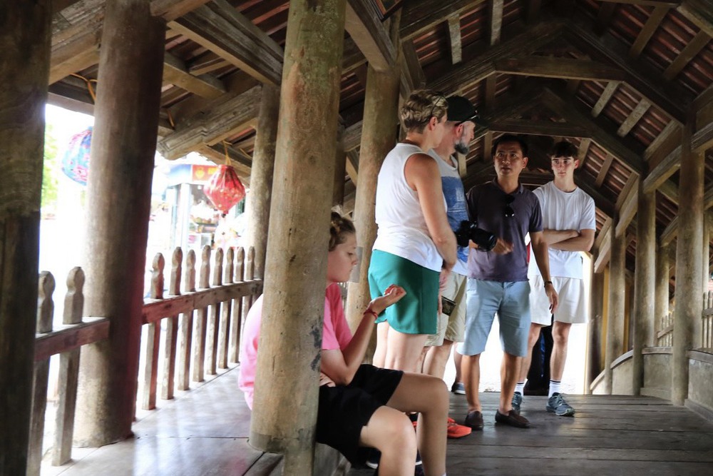 Nét đẹp cổ kính của cây cầu ngói trên 500 tuổi tại Nam Định - Ảnh 10.
