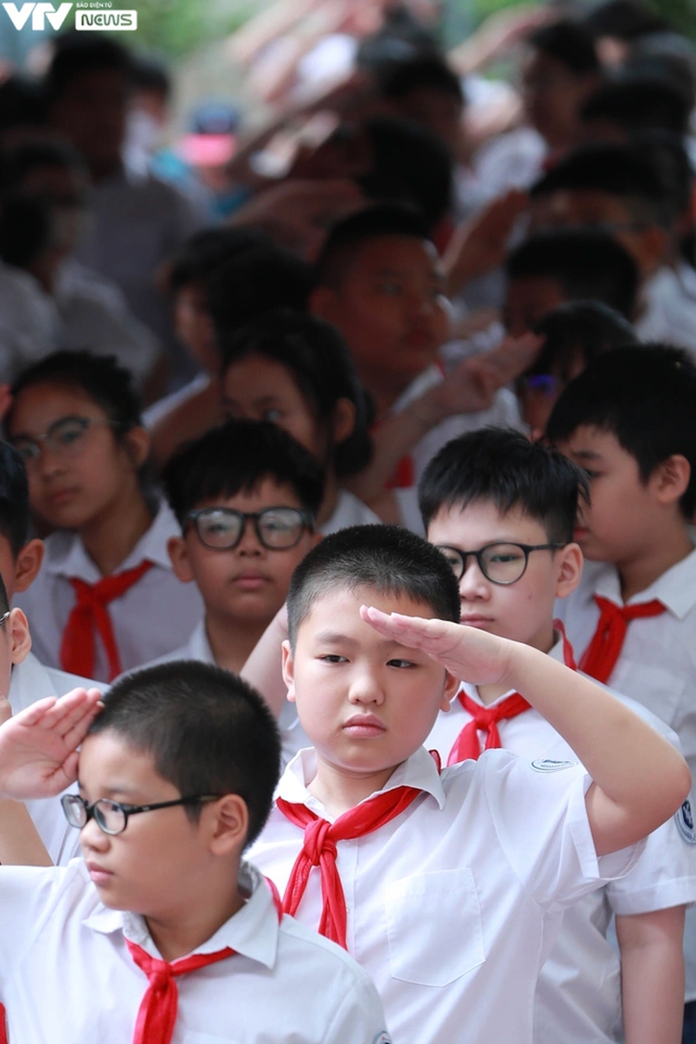 Hà Nội: Lễ khai giảng giản dị, trang nghiêm tại một trường tiểu học - Ảnh 10.