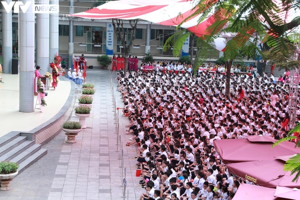 Hà Nội: Lễ khai giảng giản dị, trang nghiêm tại một trường tiểu học - Ảnh 12.