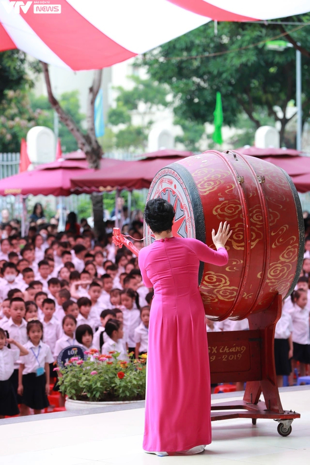 Hà Nội: Lễ khai giảng giản dị, trang nghiêm tại một trường tiểu học - Ảnh 11.