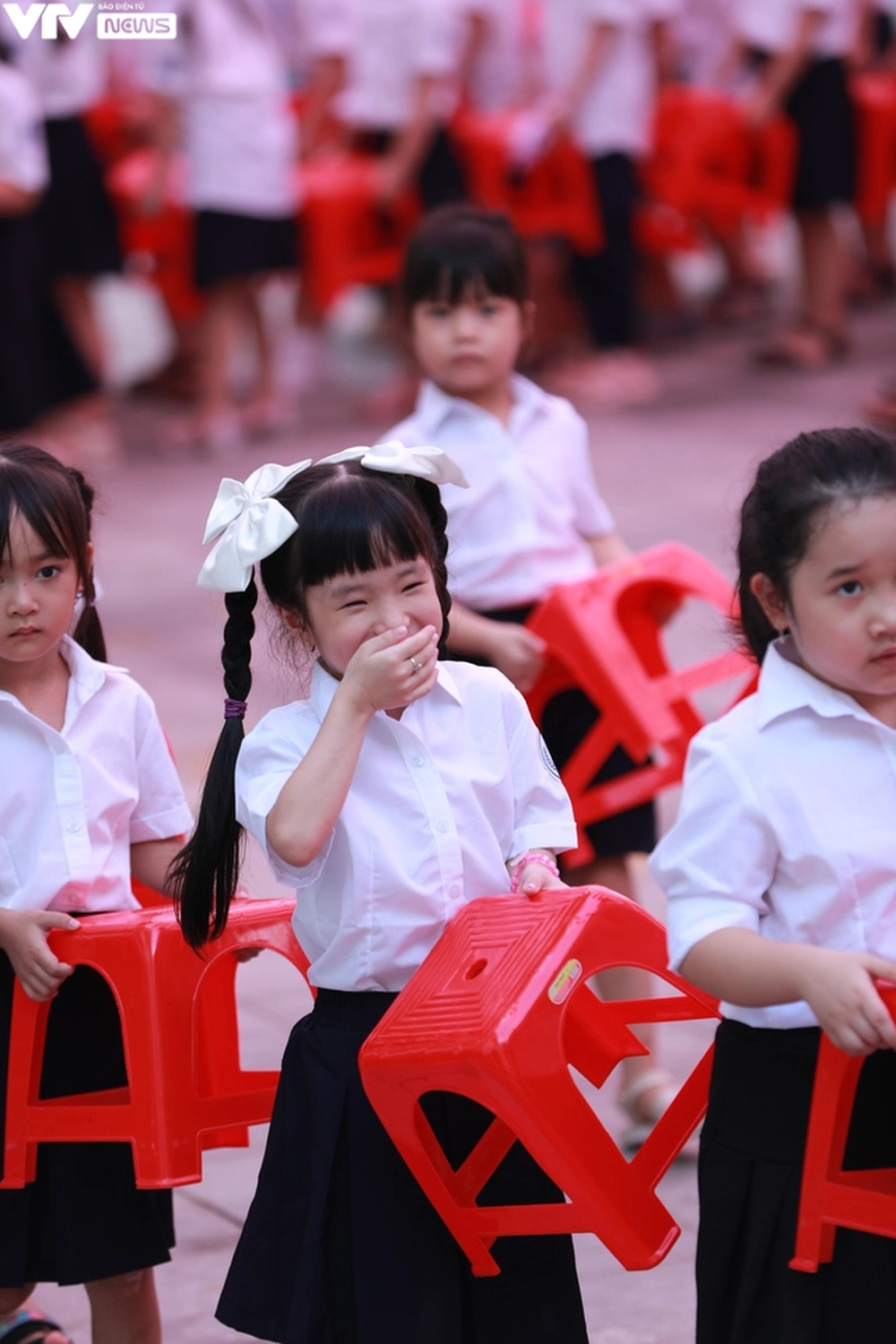 Hà Nội: Lễ khai giảng giản dị, trang nghiêm tại một trường tiểu học - Ảnh 13.