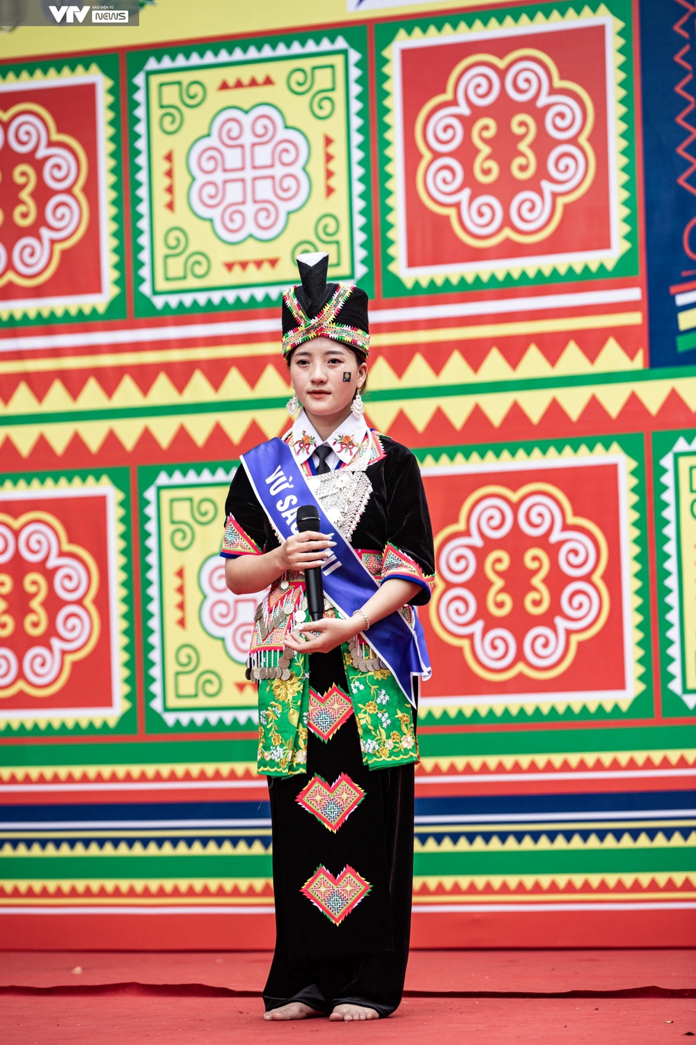 Ngắm dàn trai xinh, gái đẹp dân tộc Mông quy tụ giữa thủ đô Hà Nội - Ảnh 11.