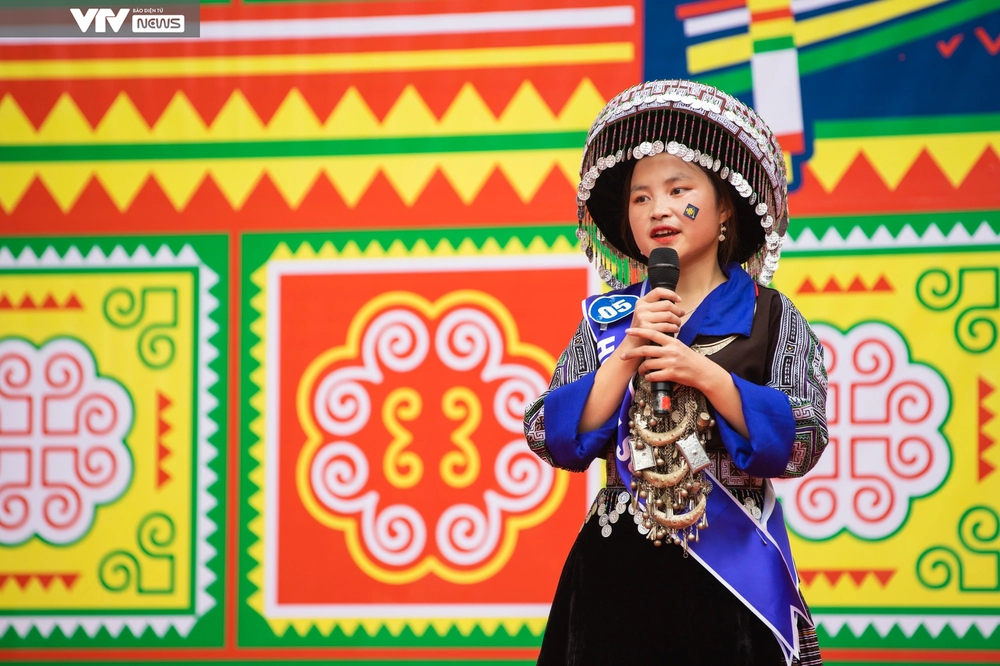 Ngắm dàn trai xinh, gái đẹp dân tộc Mông quy tụ giữa thủ đô Hà Nội - Ảnh 8.