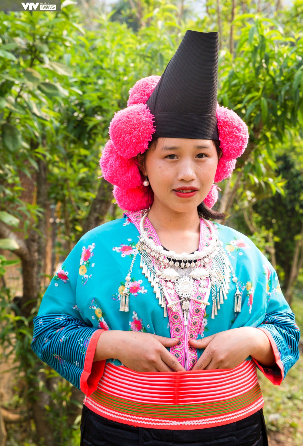 Cú phủa - Nét độc đáo của phụ nữ H’Mông Thuận Châu, Sơn La - Ảnh 1.