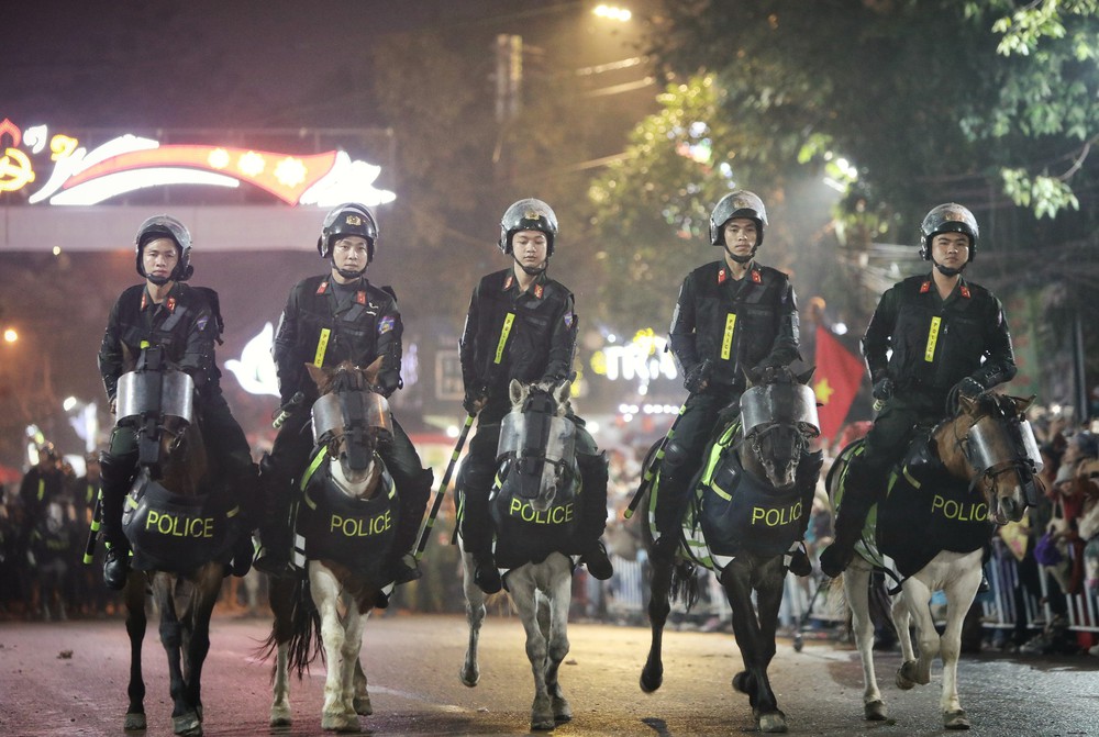 Cảnh sát cơ động kỵ binh trình diễn nhân kỷ niệm 140 năm Khởi nghĩa Yên Thế - Ảnh 2.