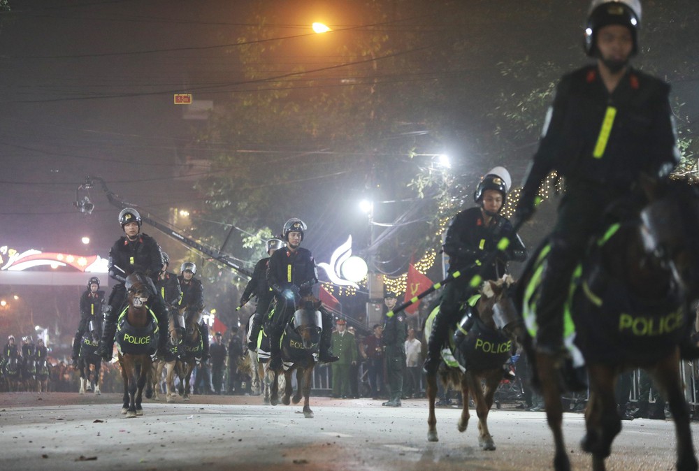 Cảnh sát cơ động kỵ binh trình diễn nhân kỷ niệm 140 năm Khởi nghĩa Yên Thế - Ảnh 7.