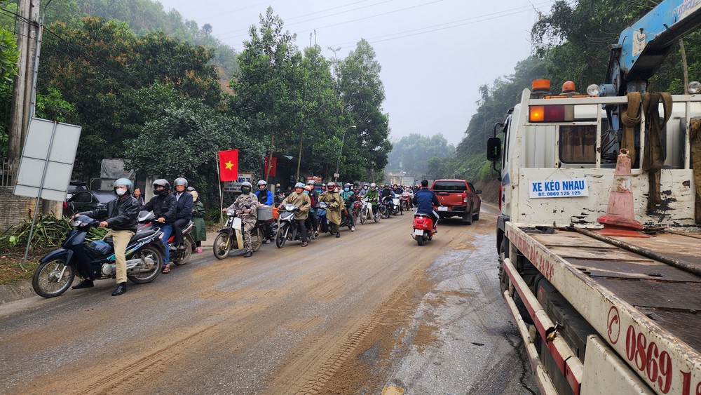 Hiện trường kinh hoàng vụ tai nạn giao thông tại Tuyên Quang làm 5 người tử vong - Ảnh 8.