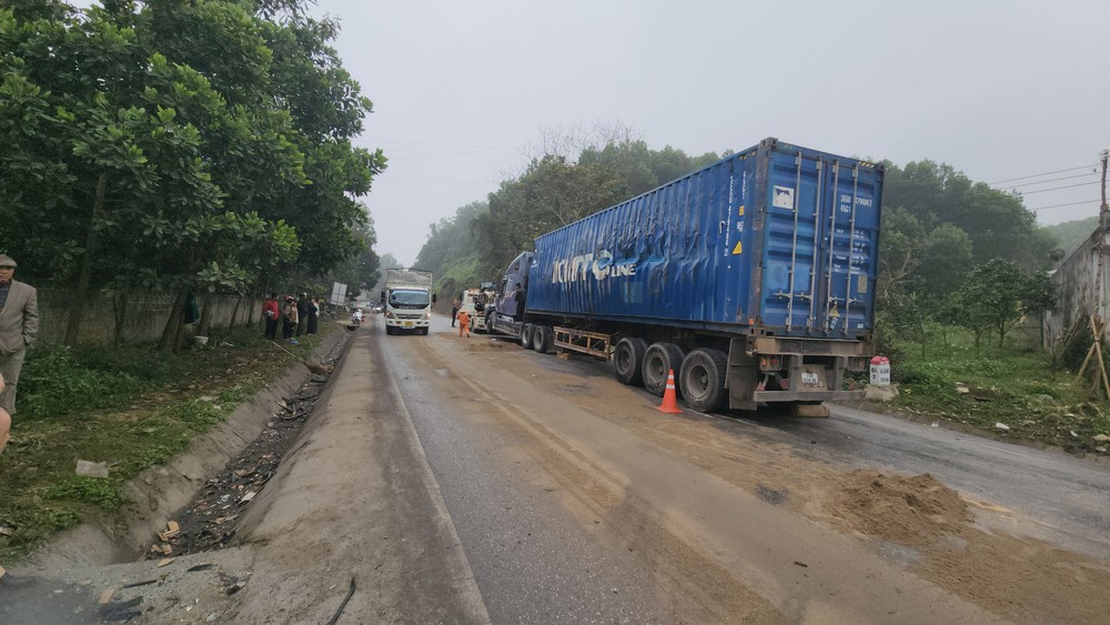 Hiện trường kinh hoàng vụ tai nạn giao thông tại Tuyên Quang làm 5 người tử vong - Ảnh 4.