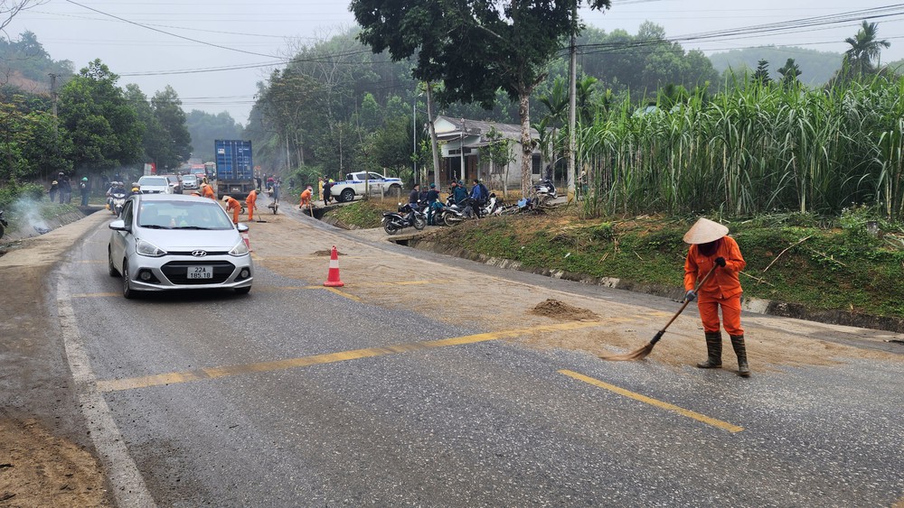 Hiện trường kinh hoàng vụ tai nạn giao thông tại Tuyên Quang làm 5 người tử vong - Ảnh 5.