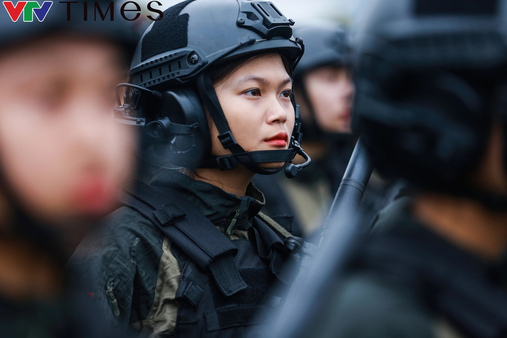 Vẻ đẹp hút hồn của nữ chiến sĩ lực lượng Cảnh sát cơ động - Ảnh 6.