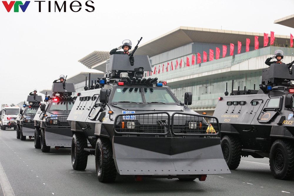 Hơn 100 xe đặc chủng của lực lượng Cảnh sát cơ động phô diễn sức mạnh - Ảnh 7.