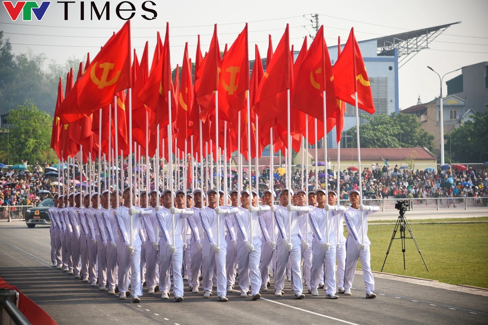 Hợp luyện diễu binh, diễu hành kỷ niệm 70 năm chiến thắng Điện Biên Phủ - Ảnh 4.