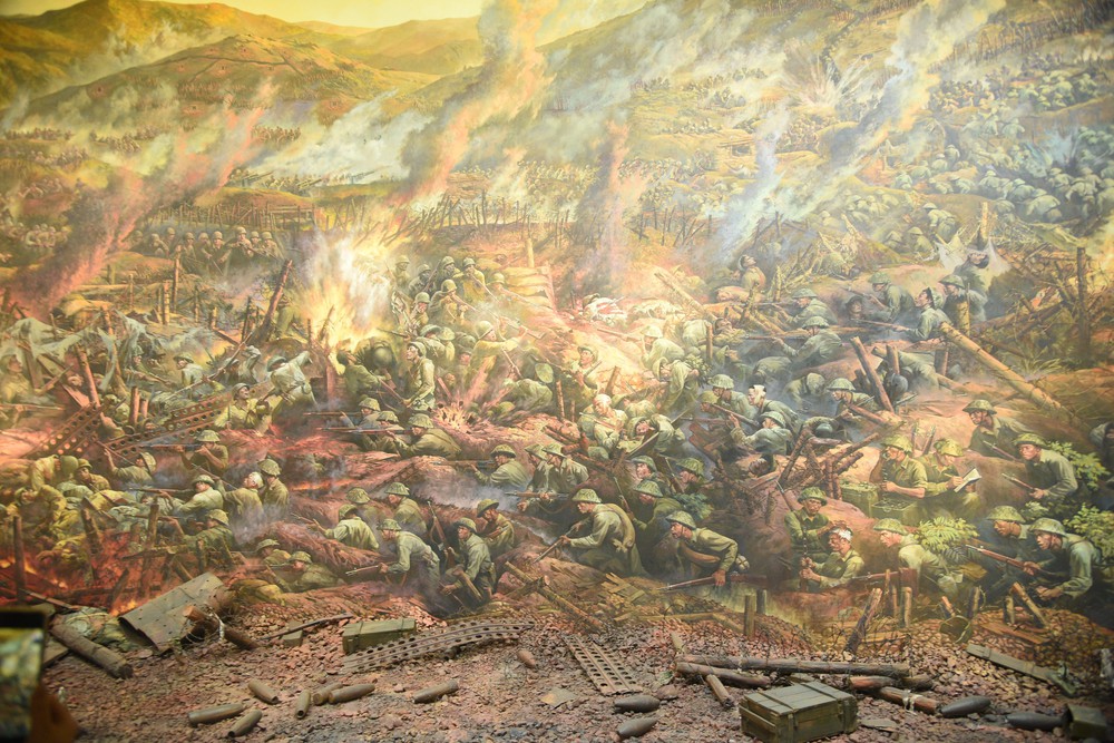 Chiêm ngưỡng bức tranh panorama tái hiện về Chiến thắng Điện Biên Phủ - Ảnh 8.