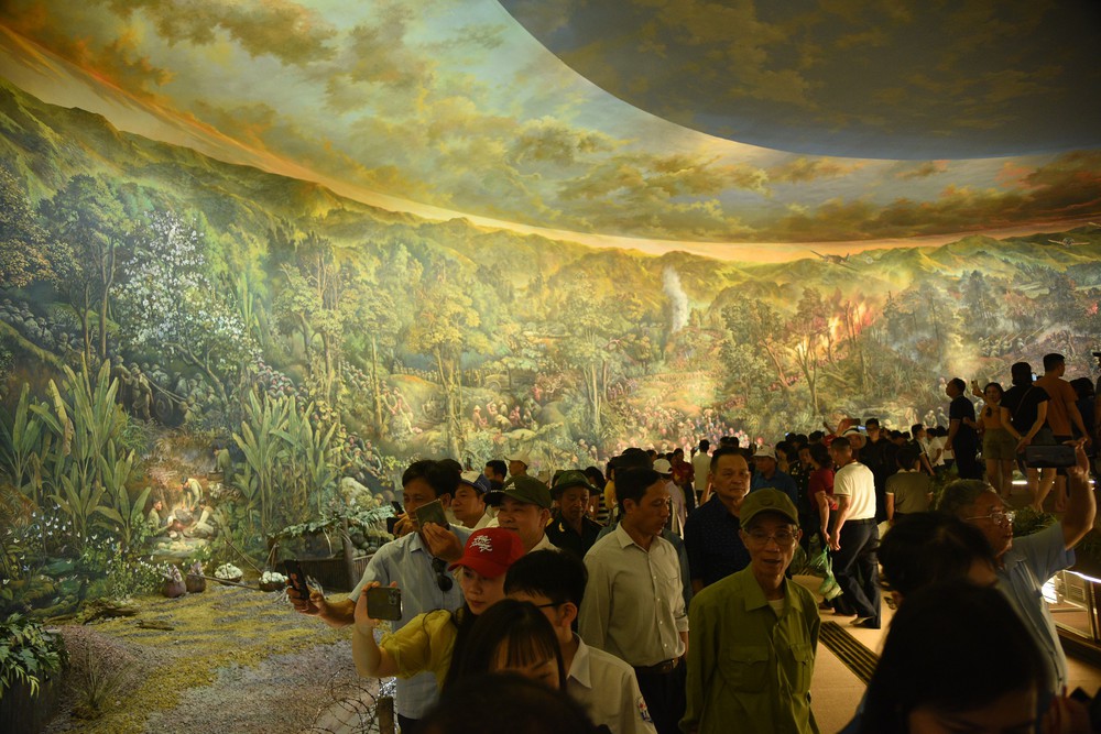 Chiêm ngưỡng bức tranh panorama tái hiện về Chiến thắng Điện Biên Phủ - Ảnh 3.