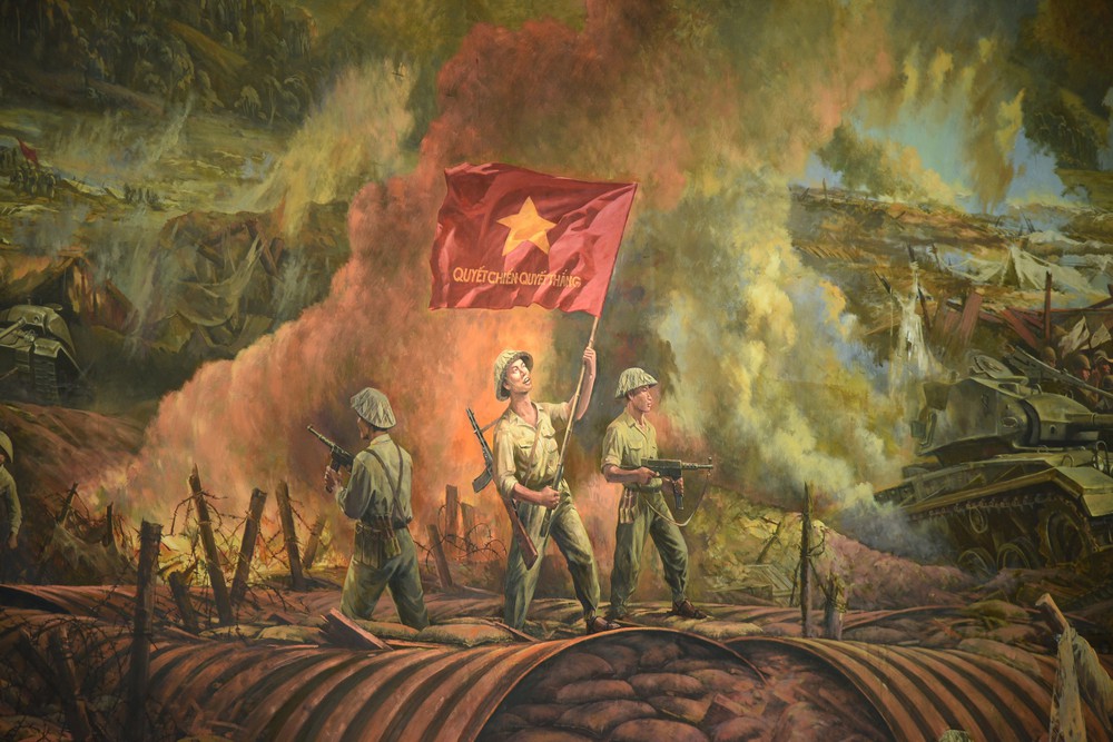 Hầm chỉ huy tướng Đờ Cát - nơi lá cờ “Quyết chiến - Quyết thắng” tung bay - Ảnh 2.