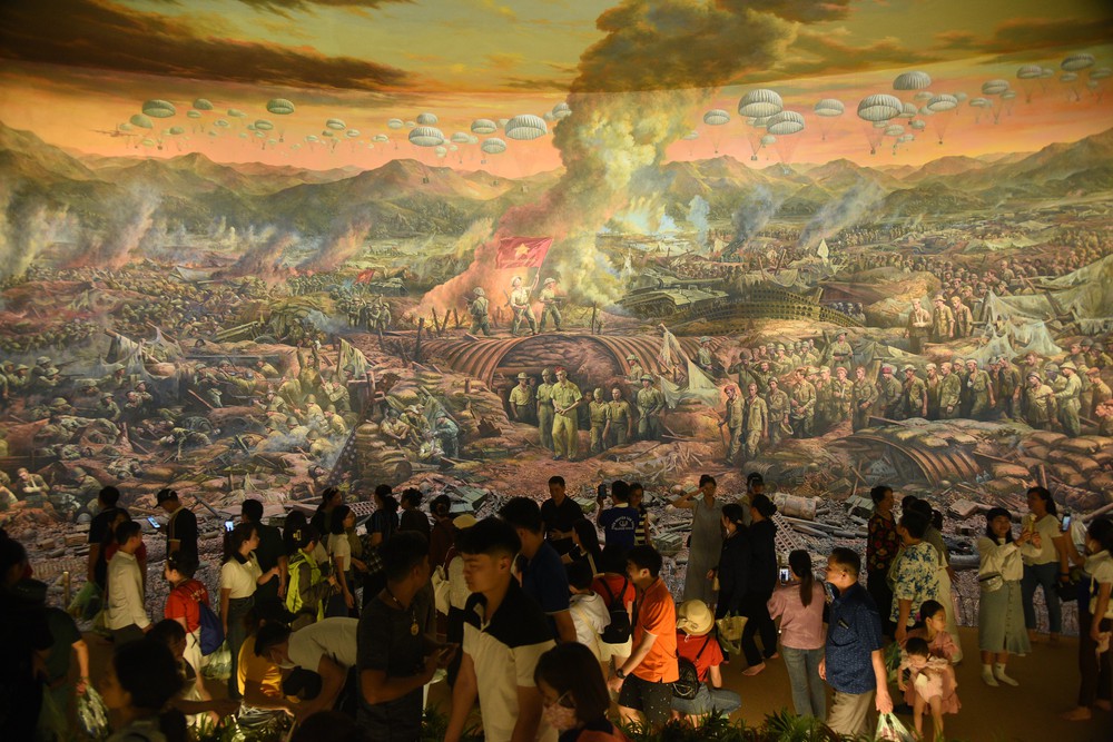 Chiêm ngưỡng bức tranh panorama tái hiện về Chiến thắng Điện Biên Phủ - Ảnh 5.