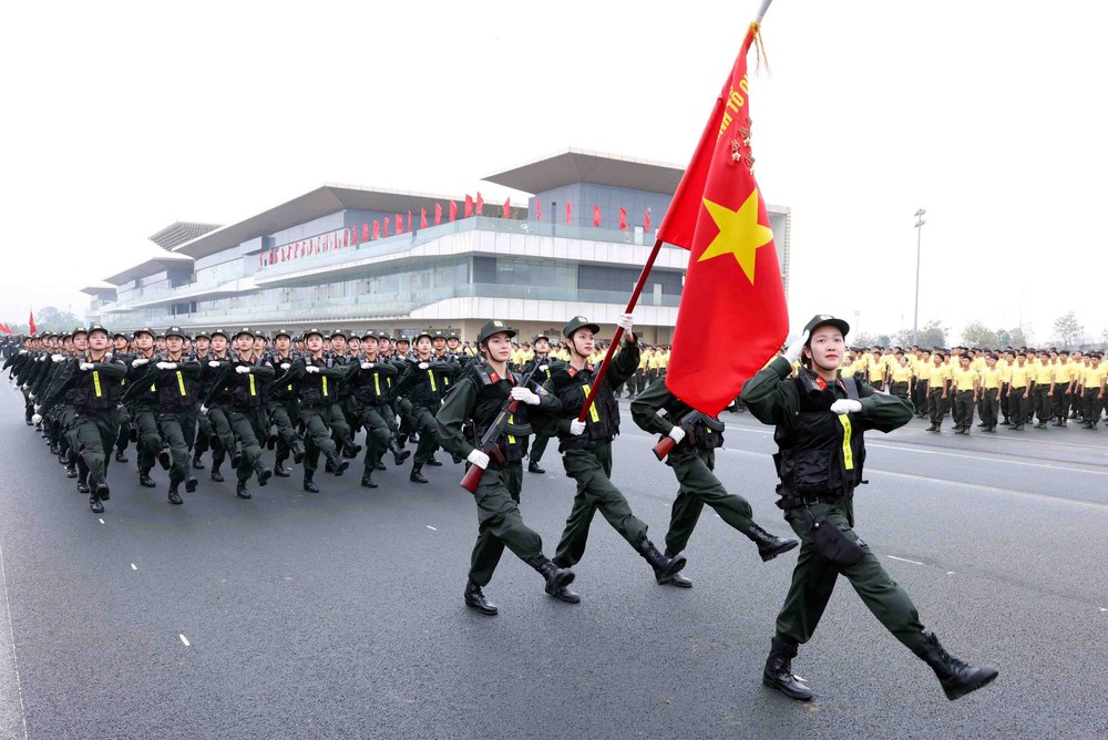 Tổng duyệt diễu binh chuẩn bị cho Lễ kỷ niệm 50 năm lực lượng Cảnh sát cơ động - Ảnh 6.