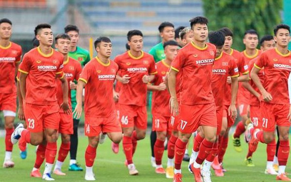 Vietnam U23 team completes training at Dubai Cup 2022, returns home to prepare for SEA Games 31