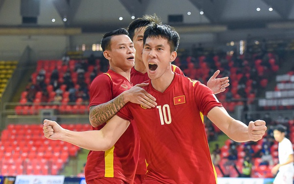 Winning Myanmar after the penalty shootout, Vietnam futsal team won tickets to the 2022 Asian Futsal Finals