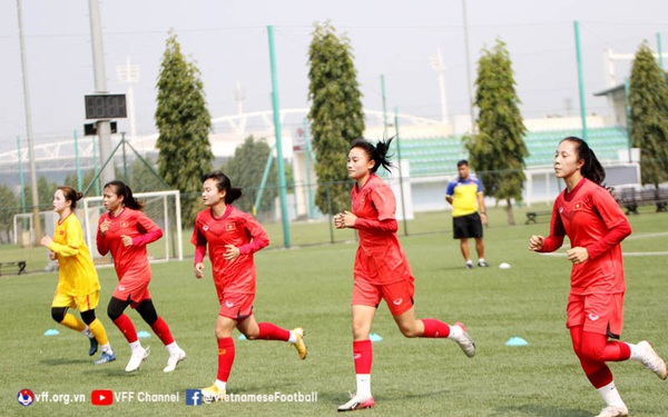 The Vietnamese women’s U18 team is excited on the first day of practice