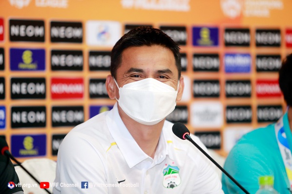 Coach Kiatisak (HAGL): “Jeonbuk is a big football team in Asia”