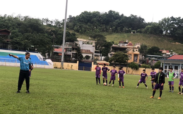 Vietnam Women’s Team plays a friendly match with KSVN Coal Club: Reviewing the force before the SEA Games