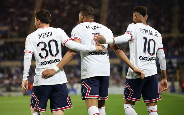 Mbappe shines, PSG still share dramatic points with Strasbourg