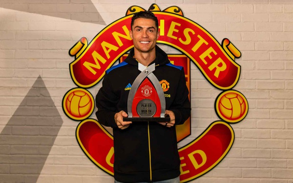 Ronaldo received the Man Utd best award in March