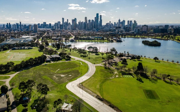 Discover the new design of the Albert Park racecourse